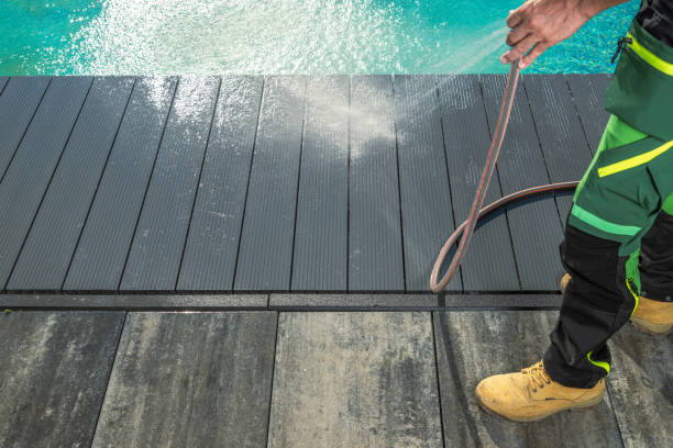 Best Deck Cleaning Services  in Douglass Hills, KY